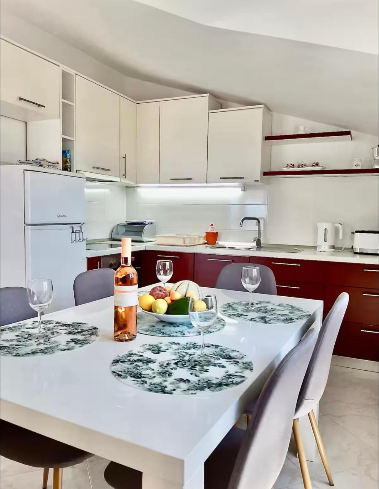 Apartmani Attila Trogir Zewnętrze zdjęcie